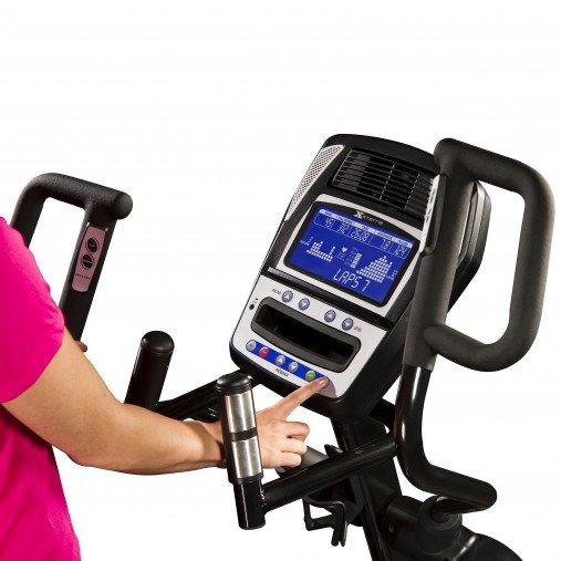 Эллиптический тренажер XTERRA FS5.9e с регулируемыми педалями, наклоном рампы и мультипоручнями Эллиптический тренажер XTERRA FS5.9e с регулируемыми педалями, наклоном рампы и мультипоручнями