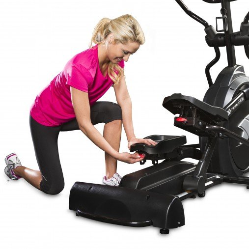 Эллиптический тренажер XTERRA FS5.9e с регулируемыми педалями, наклоном рампы и мультипоручнями Эллиптический тренажер XTERRA FS5.9e с регулируемыми педалями, наклоном рампы и мультипоручнями