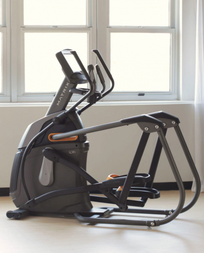 Домашний эллиптический эргометр Matrix A50XIR с 16-дюймовым сенсорным дисплеем и автоматическим изменением длины шага Домашний эллиптический эргометр Matrix A50XIR с 16-дюймовым сенсорным дисплеем и автоматическим изменением длины шага