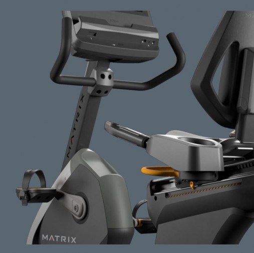 Горизонтальный велотренажер Matrix Performance. Консоль Premium LED Горизонтальный велотренажер Matrix Performance. Консоль Premium LED