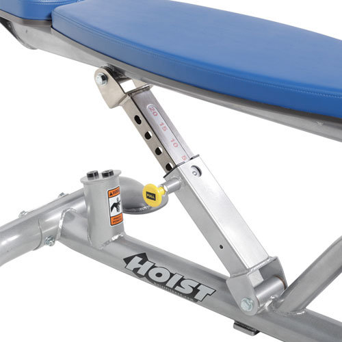Регулировка положения угла наклона у скамьи для пресса Hoist CF-3162 в синей расцветке обивки Регулировка положения угла наклона у скамьи для пресса Hoist CF-3162 в синей расцветке обивки