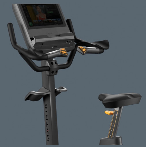 Вертикальный велотренажер Matrix Endurance. Консоль Touch Вертикальный велотренажер Matrix Endurance. Консоль Touch