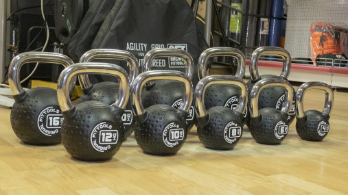 Набор полиуретановых гирь - 10 штук от 4 до 32 кг Набор полиуретановых гирь - 10 штук от 4 до 32 кг