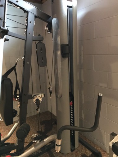 Силовой мультицентр Body Solid G6B со встроенный стеком 95 кг Силовой мультицентр Body Solid G6B со встроенный стеком 95 кг