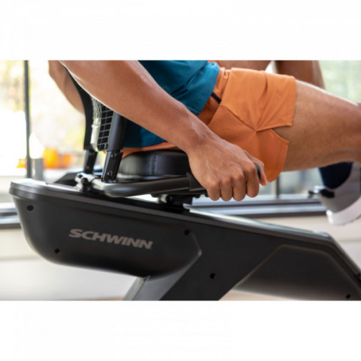 Велотренажер Schwinn 590R с горизонтальной посадкой Велотренажер Schwinn 590R с горизонтальной посадкой